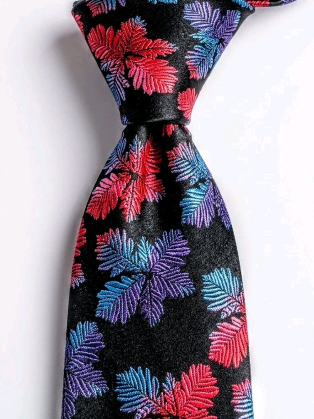 NOS/DEADSTOCK EGARA Silk Tie Jacquard Ombre Shimmery Frost Crystals/Fern Leaf